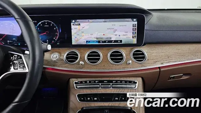 Mercedes-Benz E-Class 2021 — Фото 14/20