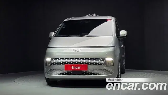 Hyundai Staria 2023 — Фото 2/20