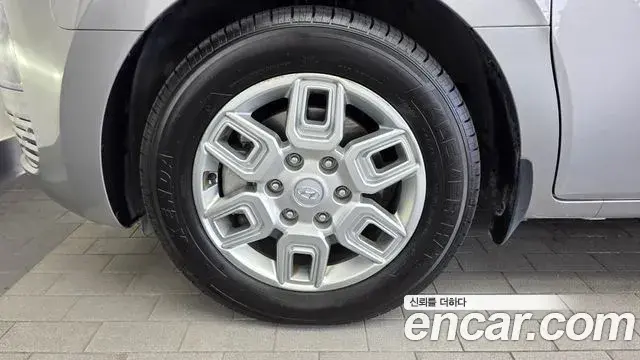 Hyundai Staria 2023 — Фото 4/20