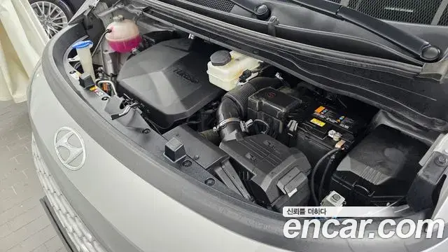Hyundai Staria 2023 — Фото 5/20