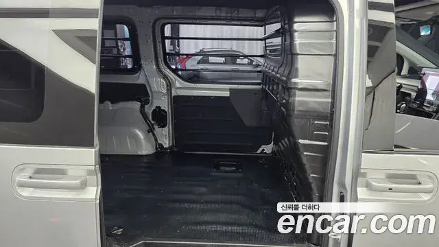 Hyundai Staria 2023 — Фото 12/20