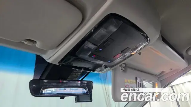 Hyundai Staria 2023 — Фото 17/20