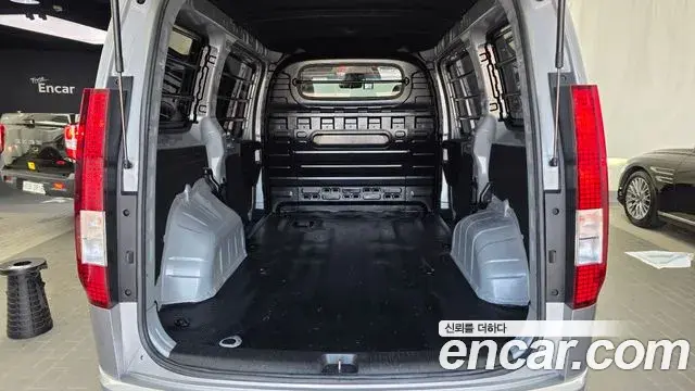 Hyundai Staria 2023 — Фото 20/20