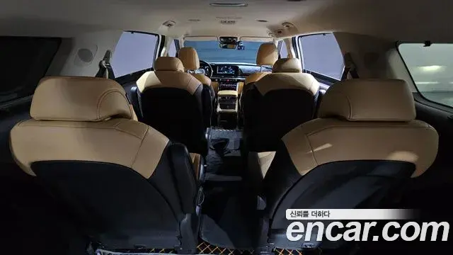 Kia Carnival 2022 — Фото 12/20