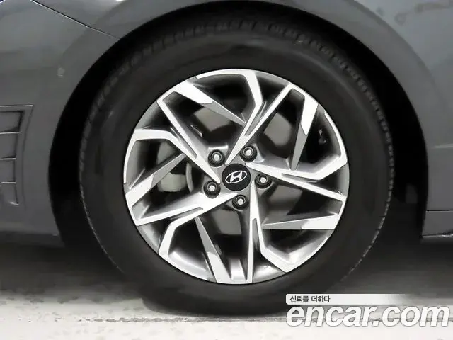Hyundai Sonata 2022 — Фото 4/20