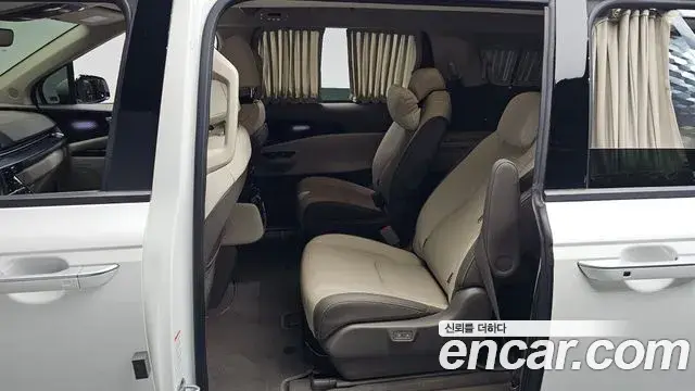 Kia Carnival 2021 — Фото 11/20