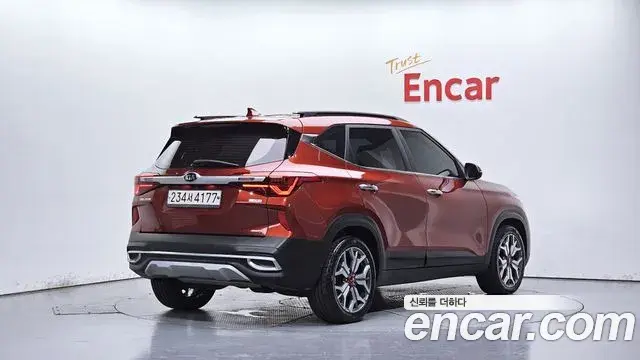Kia Seltos 2020 — Фото 2/20