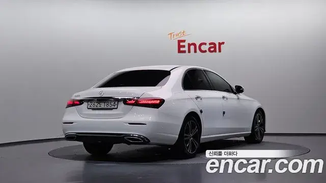 Mercedes-Benz E-Class 2020 — Фото 2/20