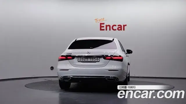 Mercedes-Benz E-Class 2020 — Фото 4/20
