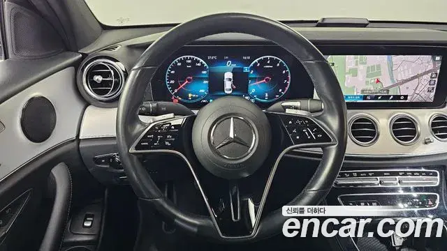 Mercedes-Benz E-Class 2020 — Фото 12/20