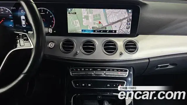 Mercedes-Benz E-Class 2020 — Фото 13/20