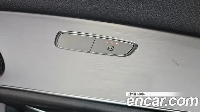 Mercedes-Benz E-Class 2020 — Фото 18/20