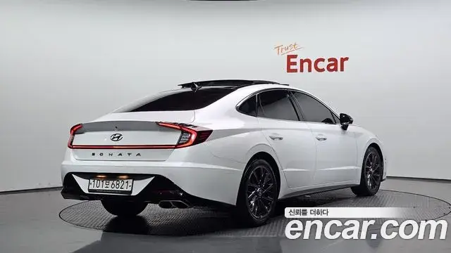 Hyundai Sonata 2019 — Фото 2/20
