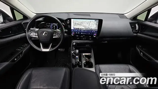 Lexus NX450h+ 2022 — Photo 20/38