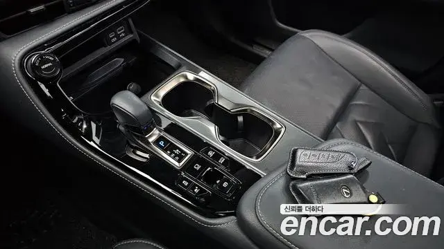 Lexus NX450h+ 2022 — Photo 37/38