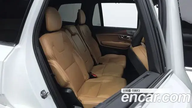 Volvo XC90 2018 — Фото 11/20