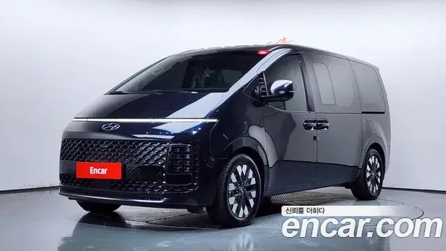 Hyundai Staria 2023 — Фото 1/20