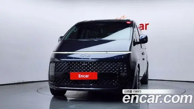 Hyundai Staria 2023 — Фото 3/20