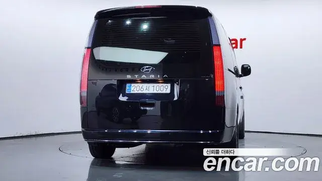 Hyundai Staria 2023 — Фото 4/20