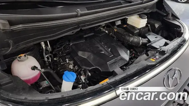Hyundai Staria 2023 — Фото 6/20