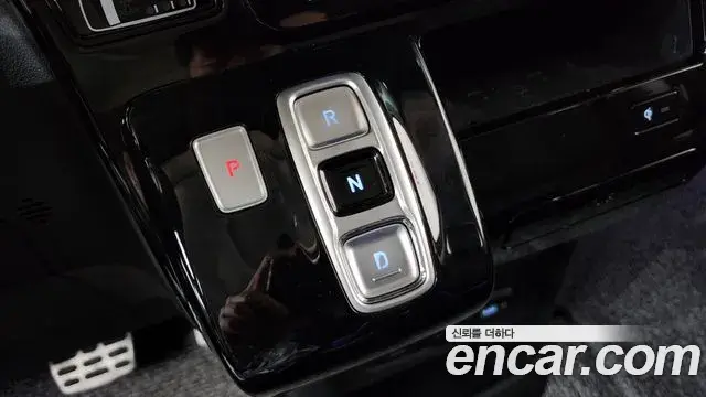 Hyundai Staria 2023 — Фото 9/20