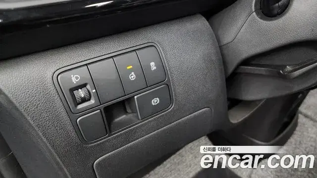 Hyundai Staria 2023 — Фото 17/20