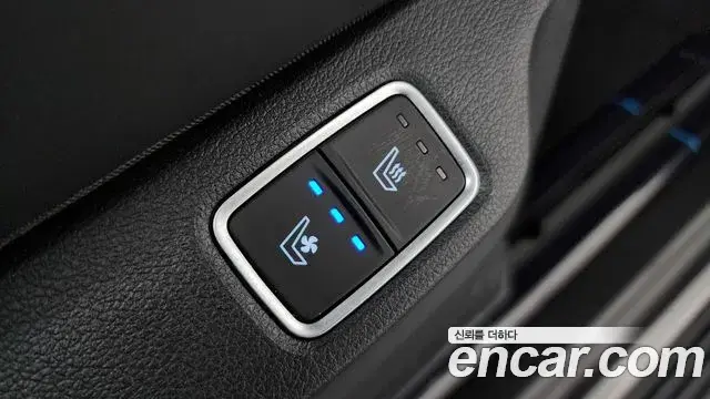 Hyundai Staria 2023 — Фото 18/20