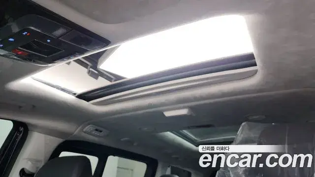 Hyundai Staria 2023 — Фото 19/20