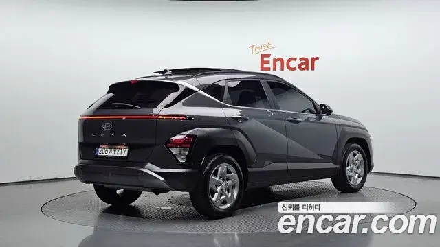 Hyundai Kona 2023 — Фото 2/20