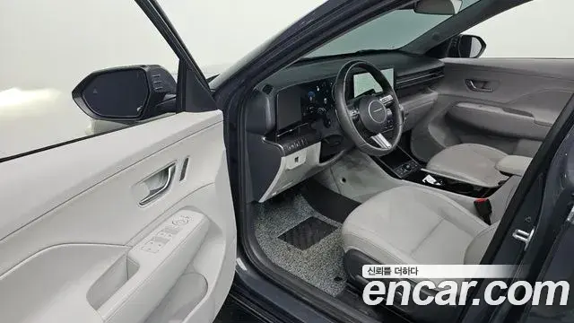Hyundai Kona 2023 — Фото 10/20
