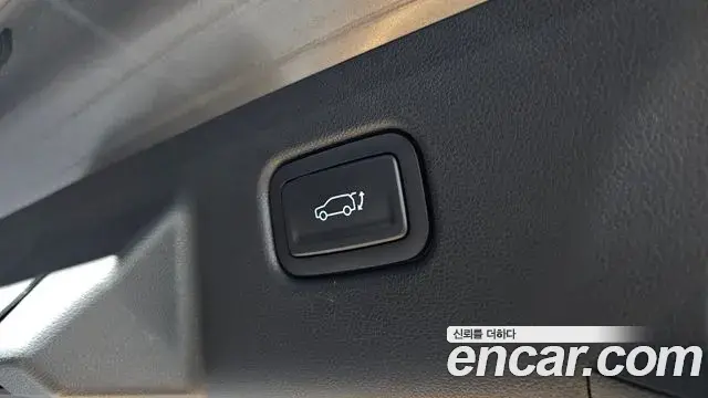 Hyundai Kona 2023 — Фото 18/20