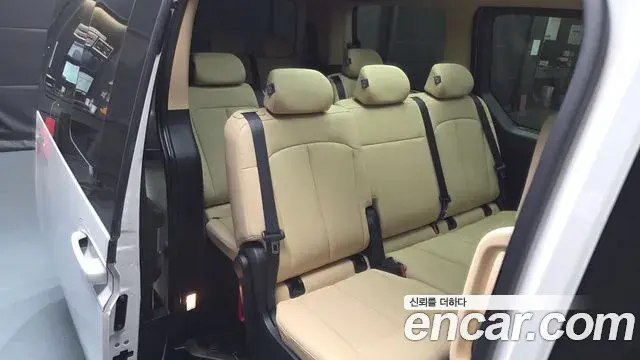 Hyundai Staria 2024 — Фото 11/20