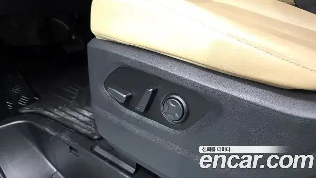Hyundai Staria 2024 — Фото 17/20