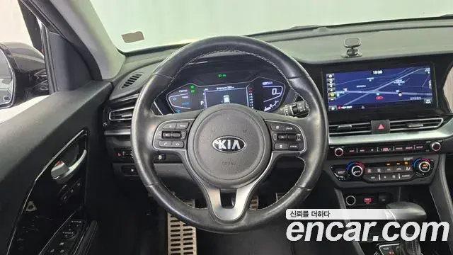 Kia Niro 2019 — Фото 13/20