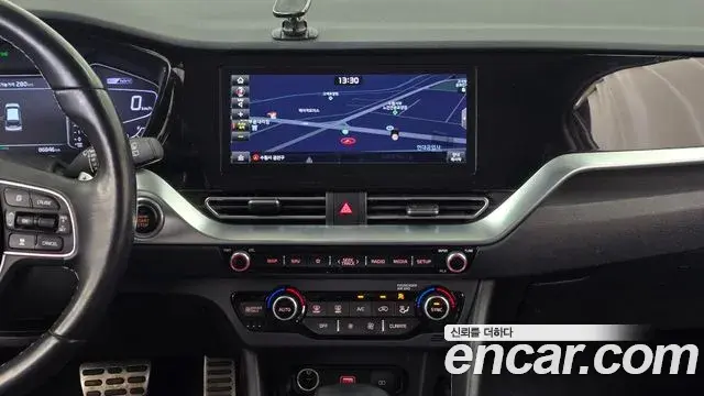 Kia Niro 2019 — Фото 14/20