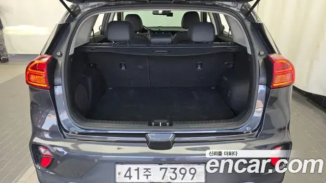 Kia Niro 2019 — Фото 20/20