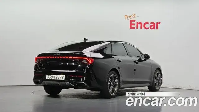 Kia K5 2023 — Şəkil 22/34