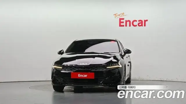 Kia K5 2023 — Şəkil 16/34