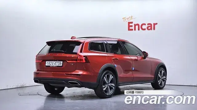 Volvo V60 Cross Country 2019 — Şəkil 11/31