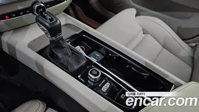 Volvo V60 Cross Country 2019 — Şəkil 7/31