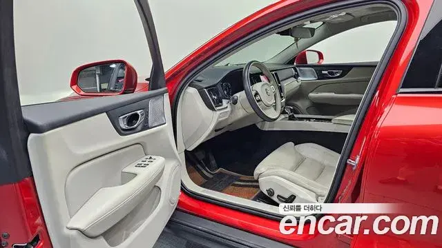 Volvo V60 Cross Country 2019 — Şəkil 28/31