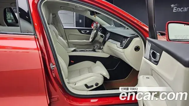 Volvo V60 Cross Country 2019 — Şəkil 13/31