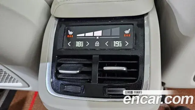 Volvo V60 Cross Country 2019 — Şəkil 19/31