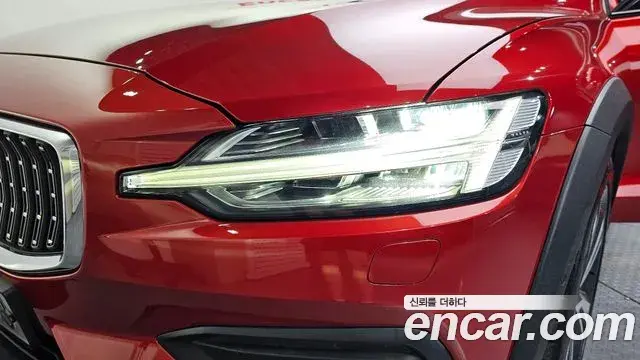 Volvo V60 Cross Country 2019 — Şəkil 6/31