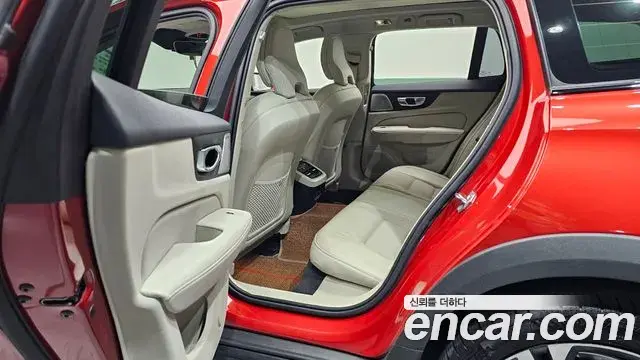 Volvo V60 Cross Country 2019 — Şəkil 16/31