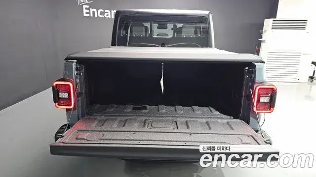 Jeep Gladiator 2025 — Фото 20/20