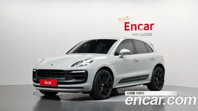 Porsche Macan 2023 — Фото 1/20