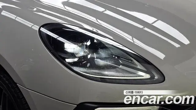 Porsche Macan 2023 — Şəkil 27/30