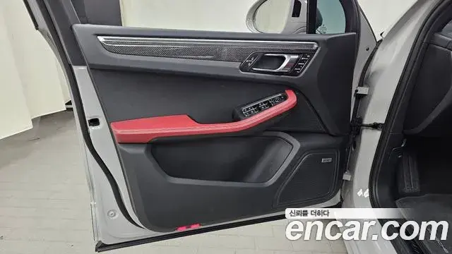 Porsche Macan 2023 — Şəkil 28/30