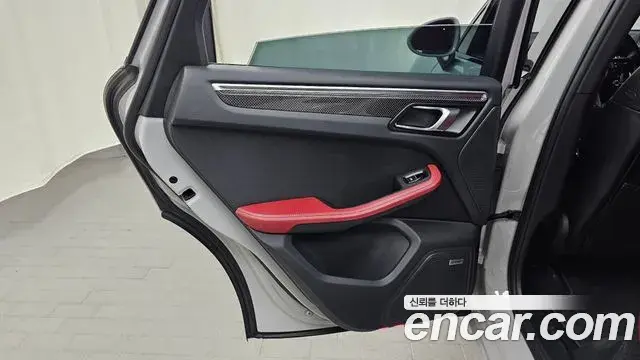 Porsche Macan 2023 — Şəkil 6/30